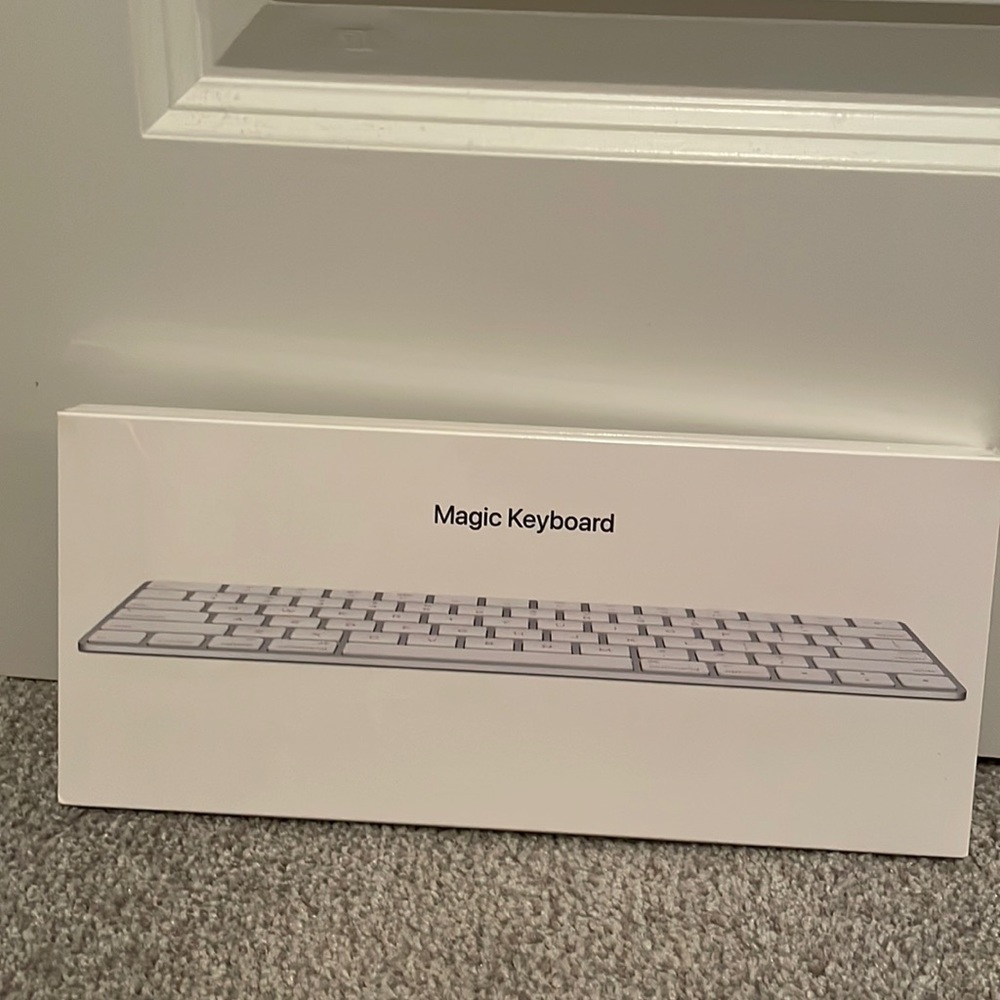 Apple Computer MAGIC KEYBOARD Model A1644 (brand new & sealed; never opened!)